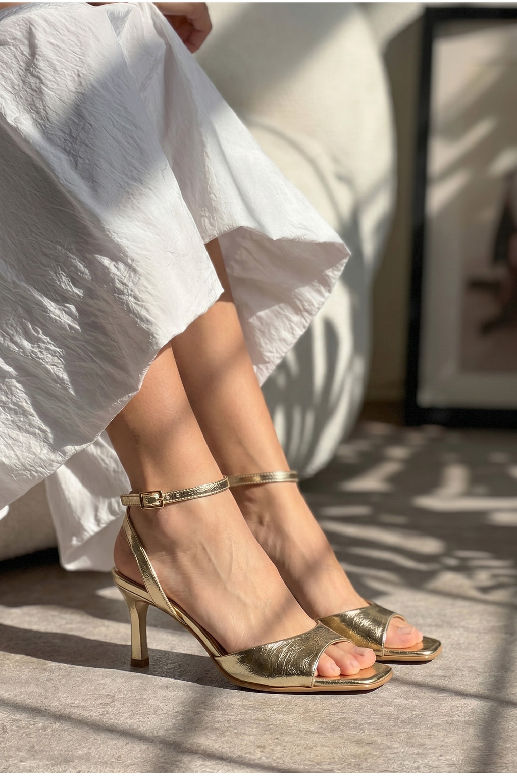 Kadın Kahvrengi Bilekten Bağlamalı Küt Burun İnce Topuklu Stiletto Abiye Ayakkabı - Görsel 4