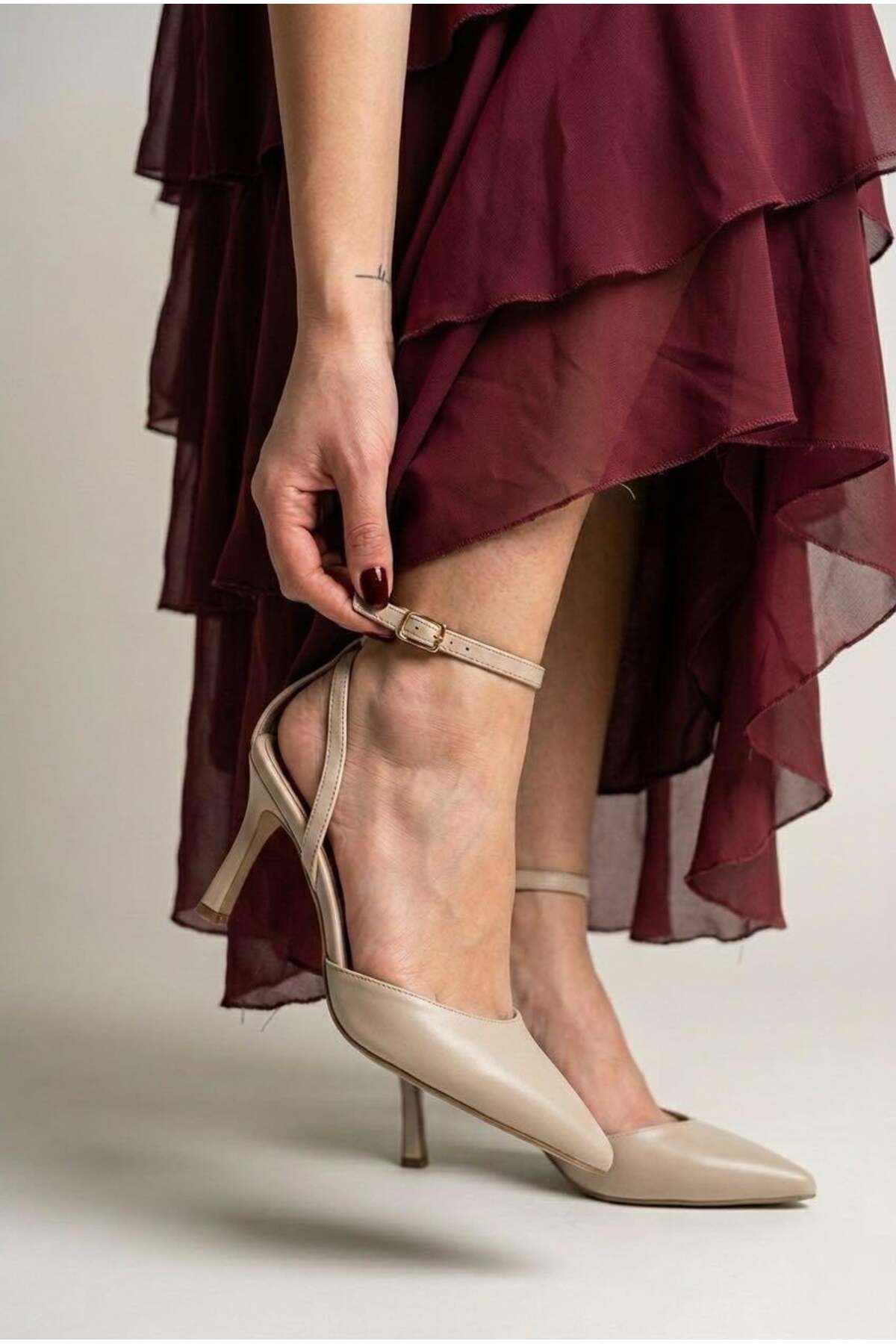 Kadın Bej Bilekten Bağlamalı Sivri Burun Topuklu Ayakkabı Klasik Topuklu Stiletto TT001 - Görsel 13
