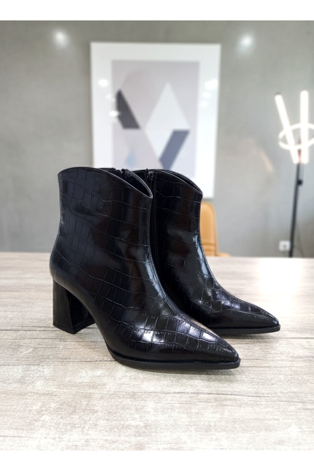Kadın Klasik Kroko Sivri Burun Kalın Topuklu Yandan Fermuarlı Kadın Bot - Görsel 15