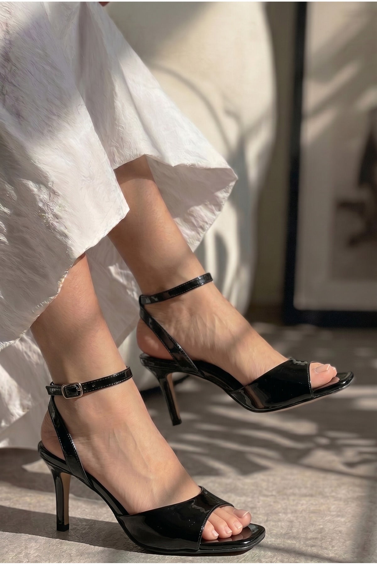 Kadın Gümüş Bilekten Bağlamalı Küt Burun İnce Topuklu Stiletto Abiye Ayakkabı - Görsel 11