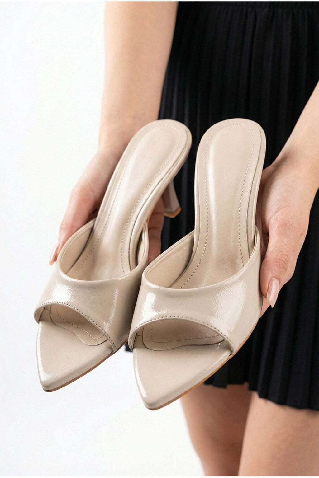 Kadın Rugan Sivri Burun Tek Bantlı İnce Topuklu Stiletto Terlik Abiye Ayakkabı - Görsel 15