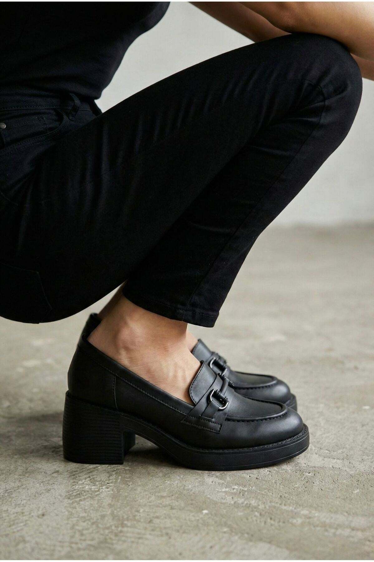 Kadın Siyah Kalın Tabanlı Tokalı Platform Topuklu Günlük Loafer Casual Ayakkabı - Görsel 2