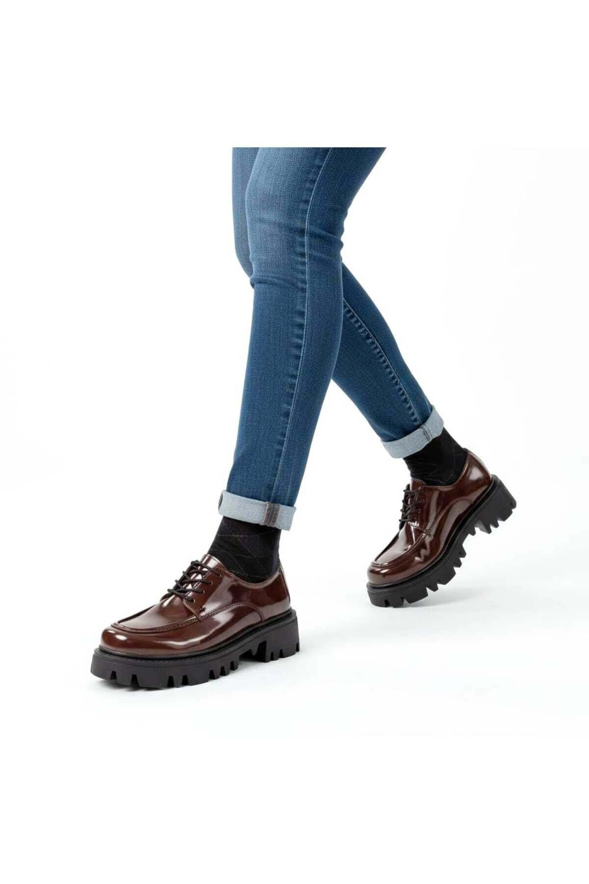 Kadın Rugan Bağcıklı Loafer Günlük Rahat Ayakkabı - Görsel 7
