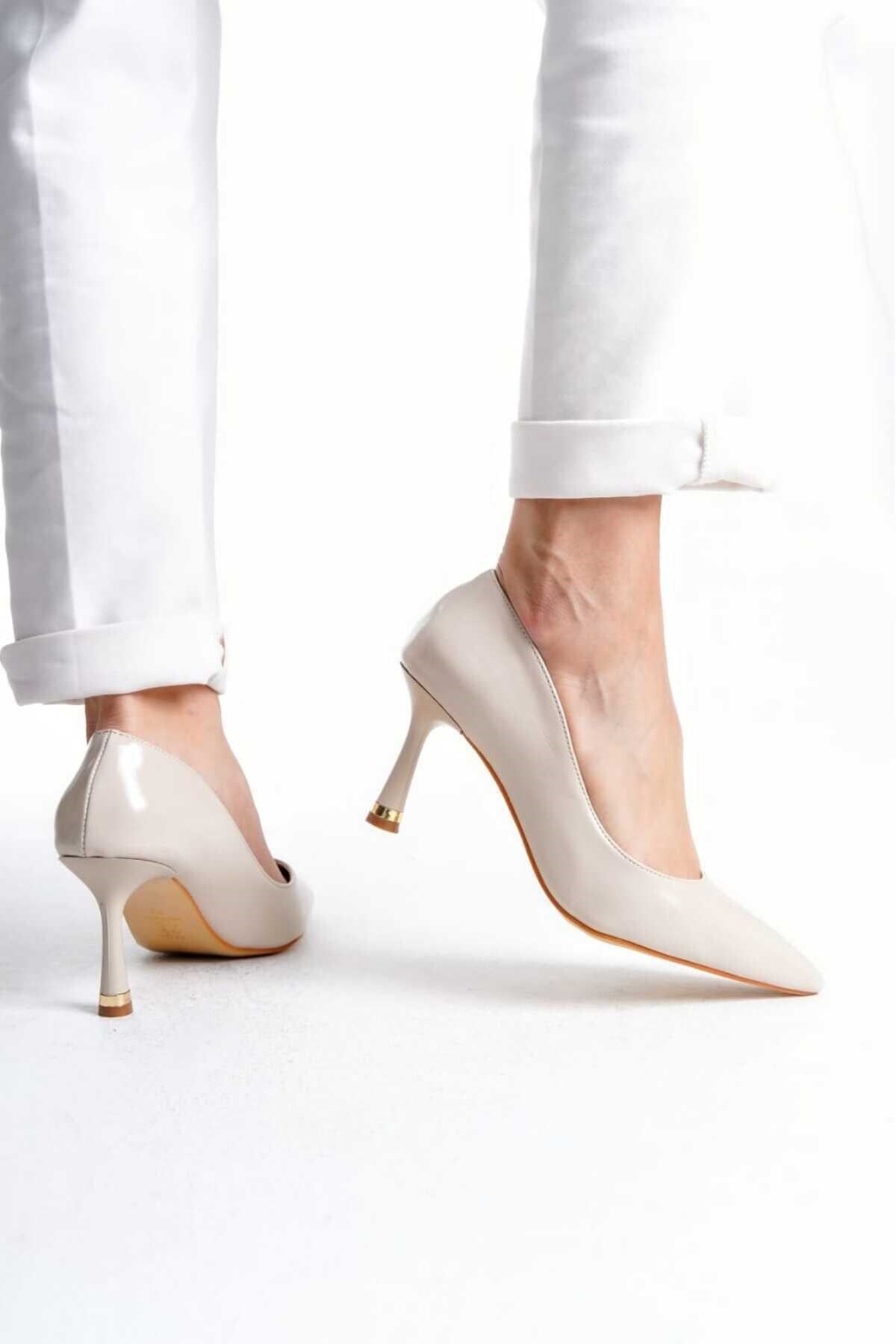KADIN  Stiletto Rugan Arkası Kapalı Şık Kadın Stiletto
