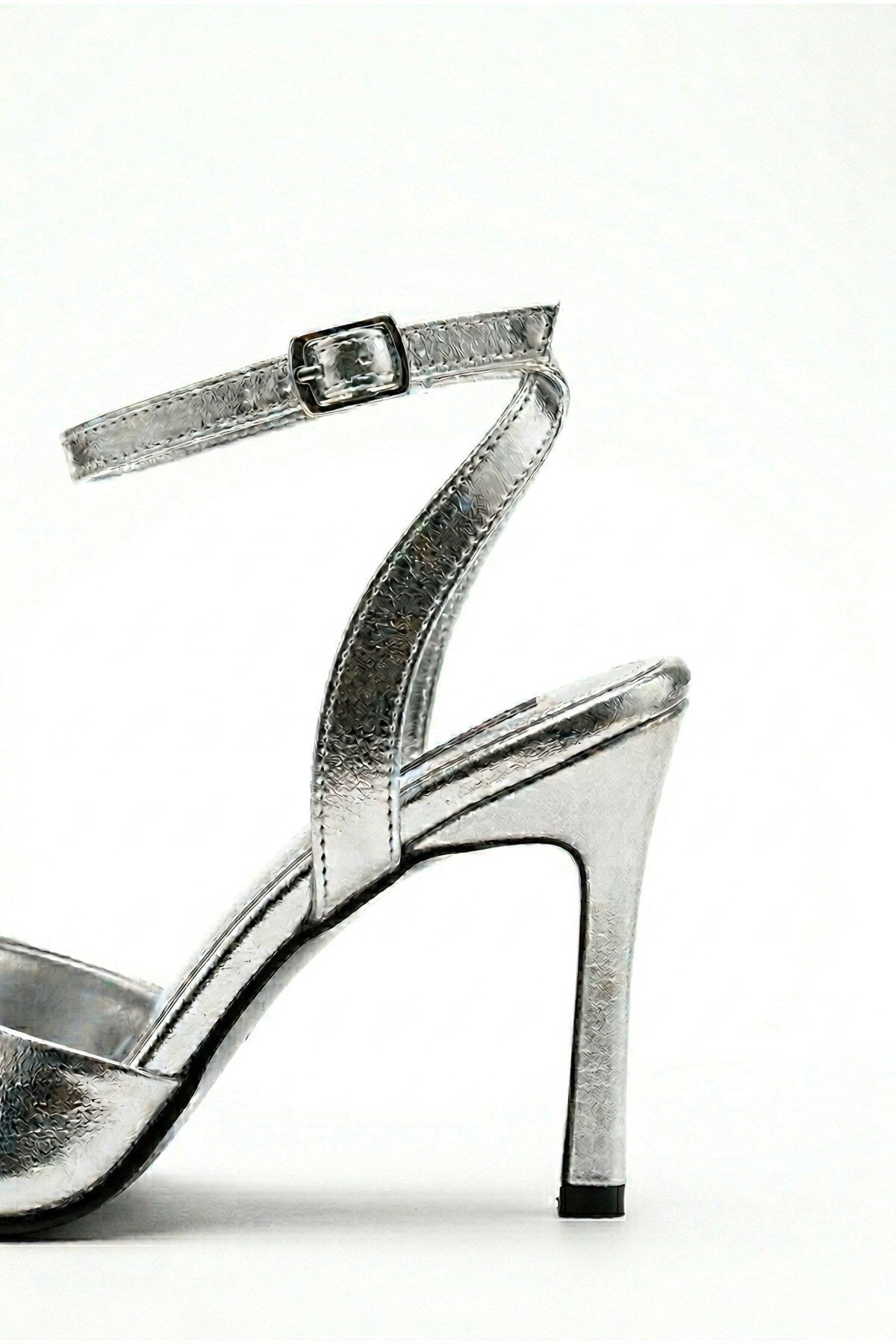 Kadın Gümüş Bilekten Bağlamalı Küt Burun İnce Topuklu Stiletto Abiye Ayakkabı - Görsel 16
