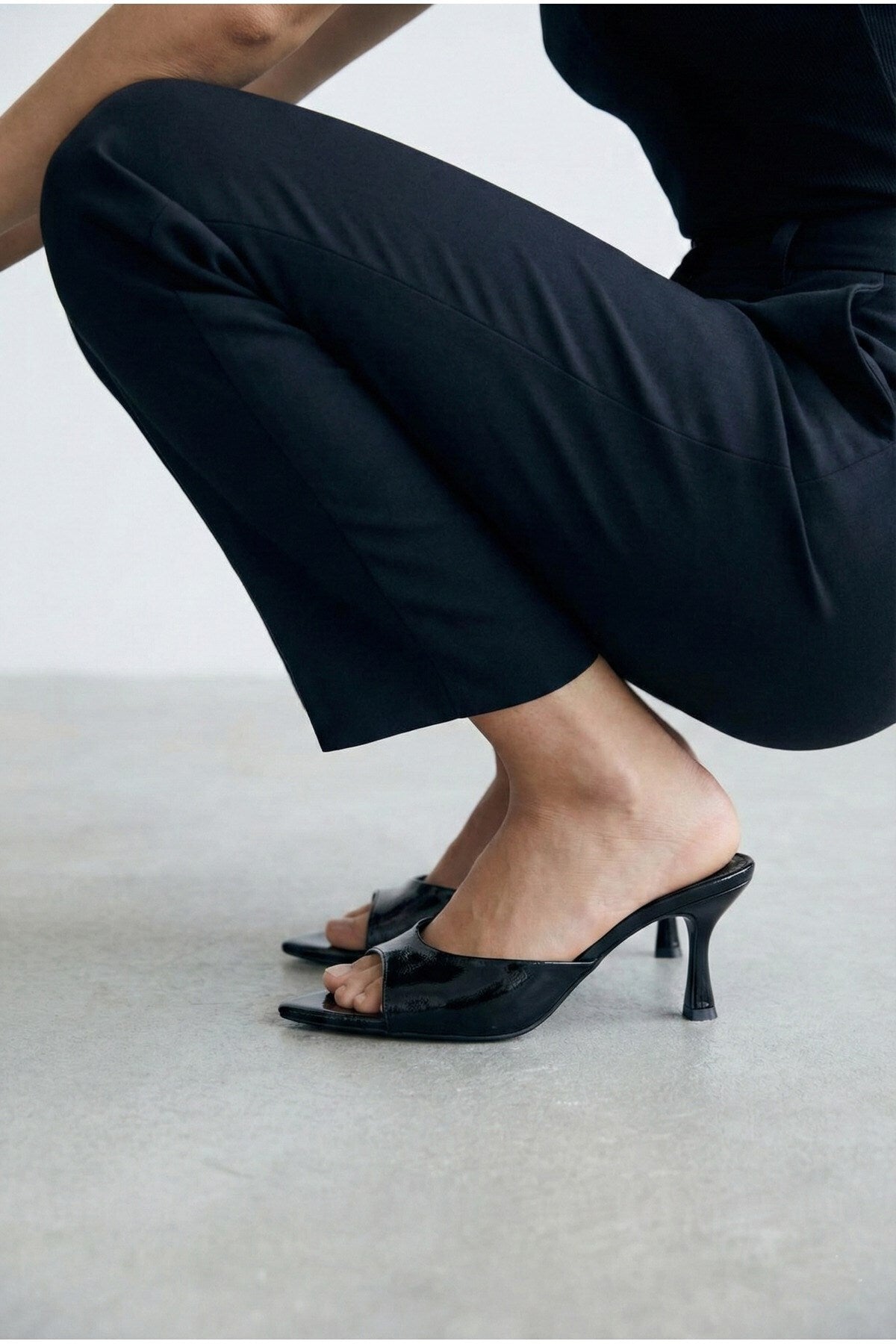 Kadın Rugan Sivri Burun Tek Bantlı İnce Topuklu Stiletto Terlik Abiye Ayakkabı - Görsel 33