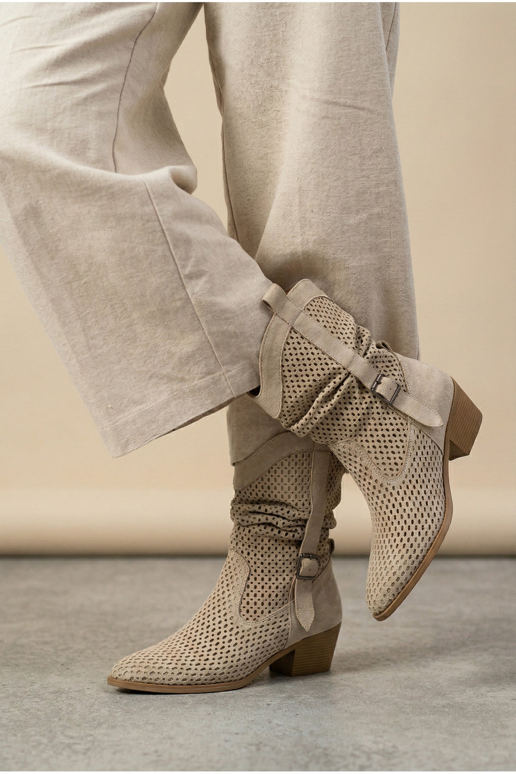 Kadın Bej Delikli Büzgülü Kalın Topuklu Kovboy Çizmesi - Görsel 3