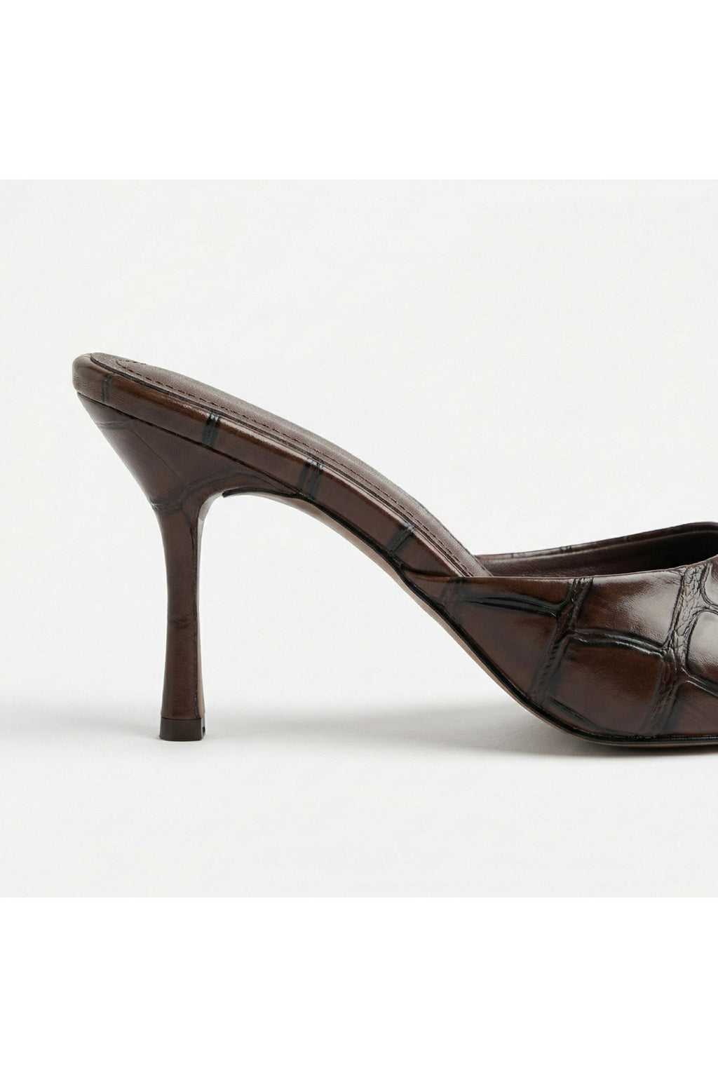 Kadın Rugan Sivri Burun Tek Bantlı İnce Topuklu Stiletto Terlik Abiye Ayakkabı