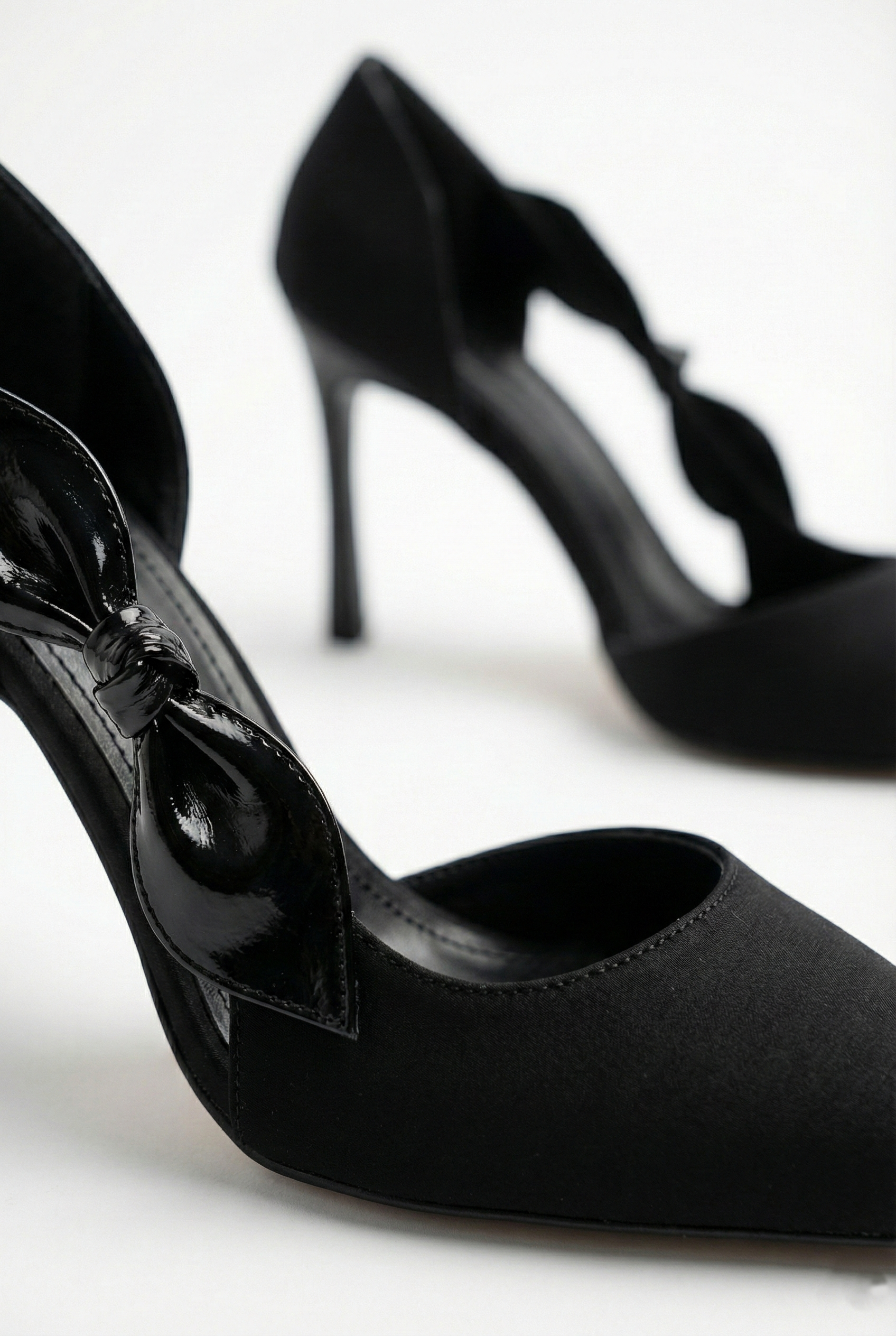  Kadın Saten Fiyonklu Sivri Burun 9 cm İnce Topuklu Stiletto Abiye Ayakkabı
